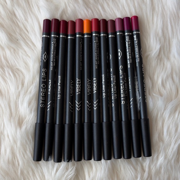 Vibe Lip Liner Pencil - Bold Red - Picture 2 of 4